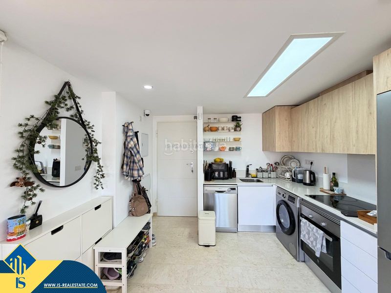 Foto a8d42f06-8948-47d3-8c47-96f2f7a2ea04. Àtic amb aparcament piscina a Punta Prima Torrevieja