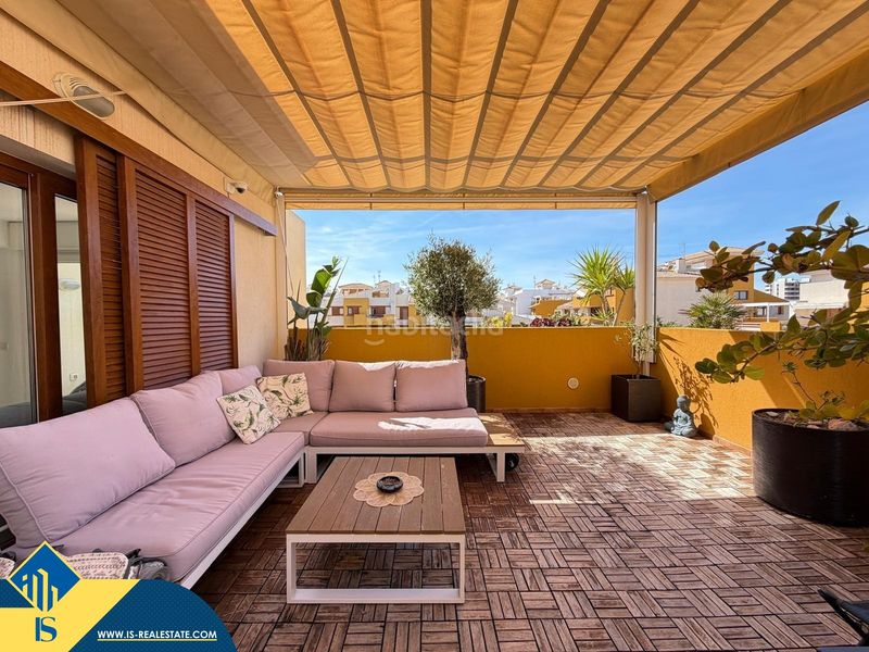 Foto afe94012-68e0-4999-a499-5003a9758b3e. Àtic amb aparcament piscina a Punta Prima Torrevieja