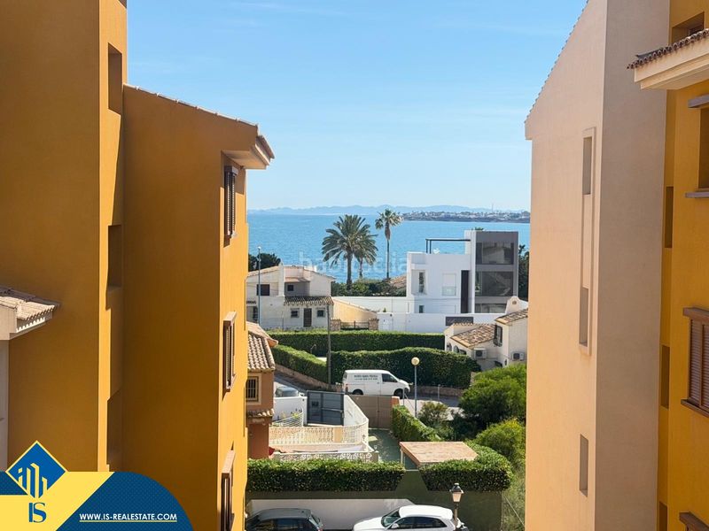 Foto d5a822ec-fc6e-4de9-927c-a3b3fd9969d4. Àtic amb aparcament piscina a Punta Prima Torrevieja