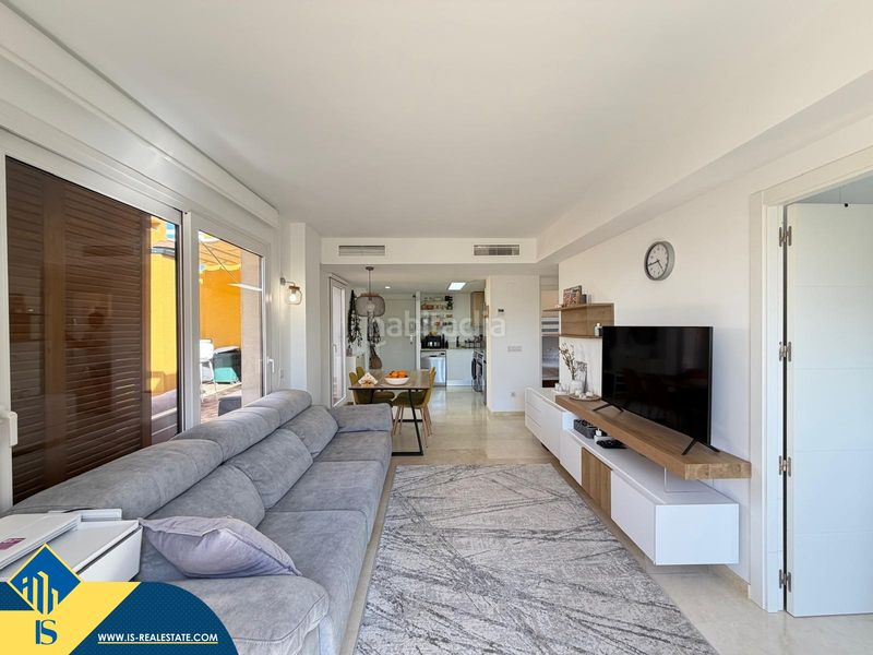 Foto d68c6710-079a-410e-a0ad-4734c7254a39. Àtic amb aparcament piscina a Punta Prima Torrevieja