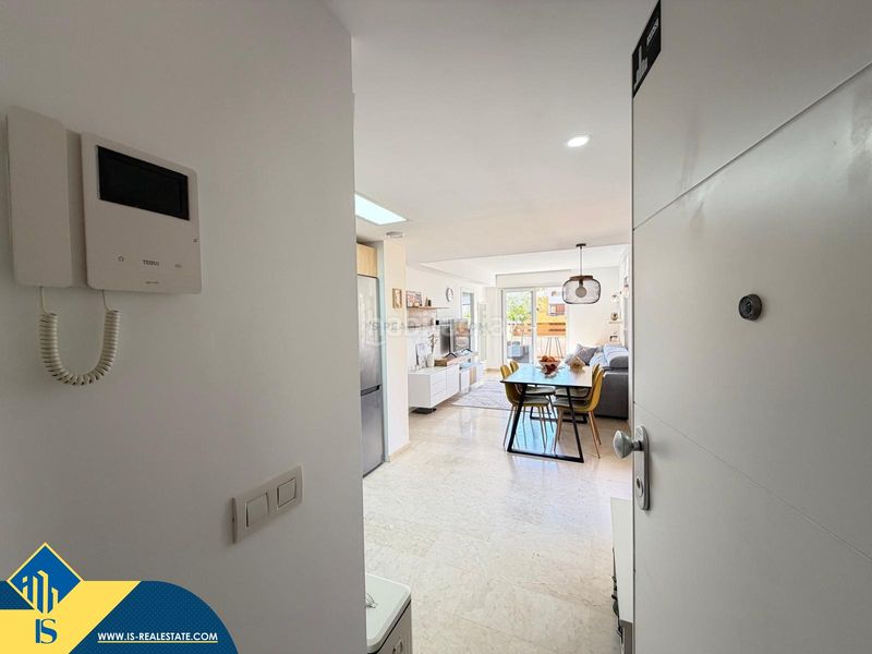 Foto dc0686f9-1c71-4b21-ad34-34c0e8e74051. Àtic amb aparcament piscina a Punta Prima Torrevieja