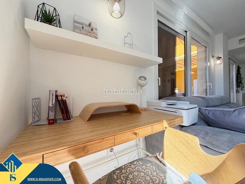 Foto e22684ff-e943-485f-a675-ae2ab60a8022. Àtic amb aparcament piscina a Punta Prima Torrevieja