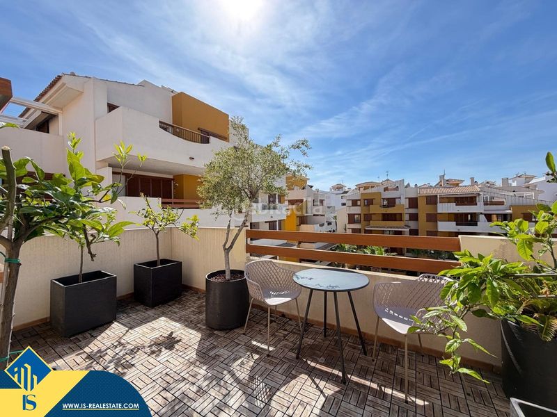 Foto f7fddd37-a02c-444f-989e-7b55f8c6e339. Àtic amb aparcament piscina a Punta Prima Torrevieja