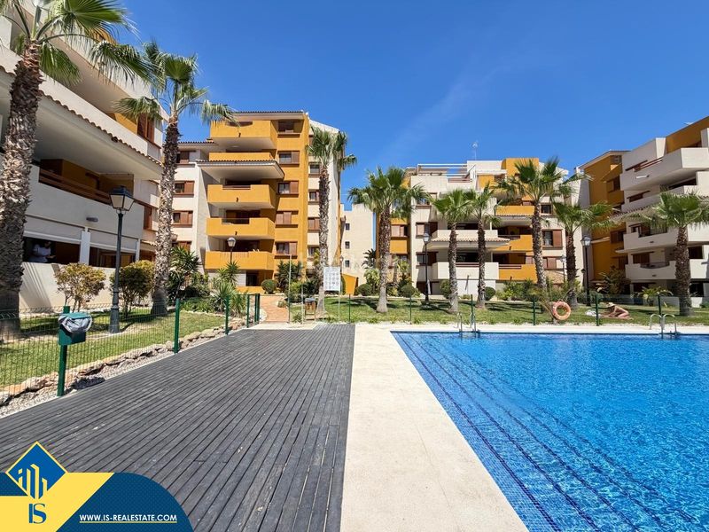 Foto 021b423b-ffe2-41b6-8ab6-875c241f967a. Pis amb aparcament piscina a Punta Prima Torrevieja