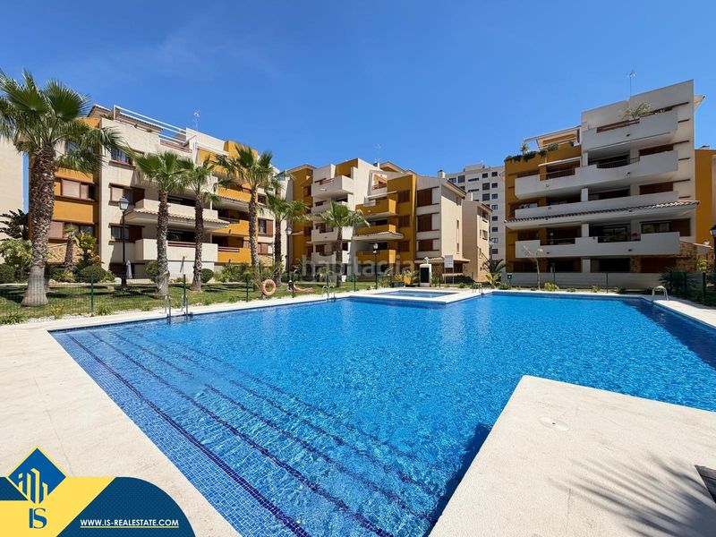 Foto 8886cb9a-8a7d-4fe5-9489-7a7bd552af22. Pis amb aparcament piscina a Punta Prima Torrevieja