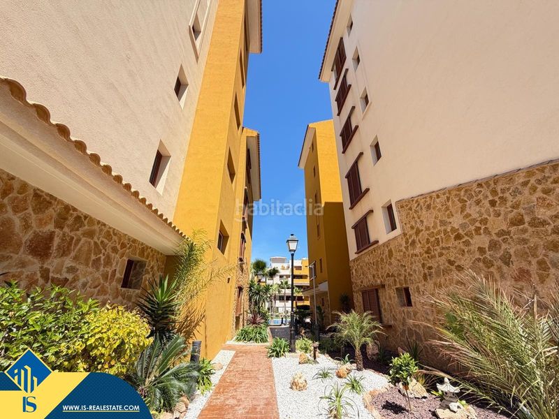 Foto a5a9c579-f69a-49a0-a7e5-b64db3b57287. Pis amb aparcament piscina a Punta Prima Torrevieja