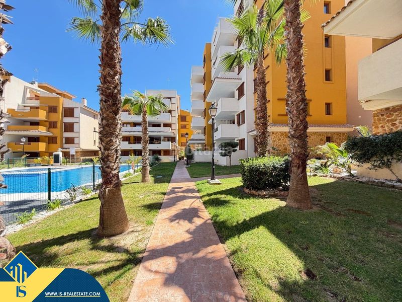 Foto f55d1a47-b063-4de5-88c9-64b174ec0fbc. Pis amb aparcament piscina a Punta Prima Torrevieja