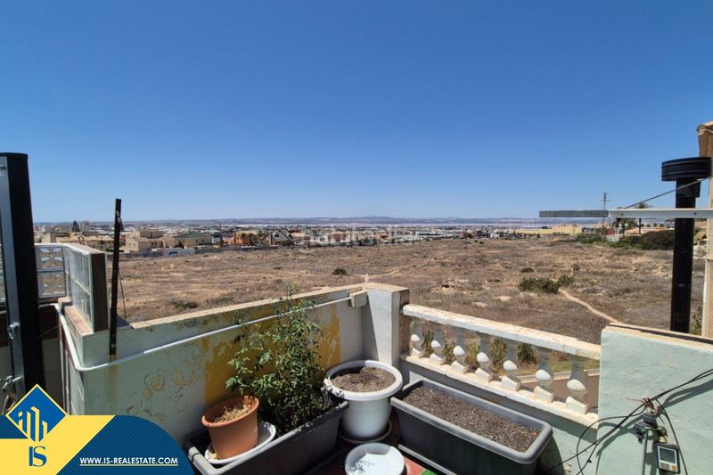 Foto 2a8abee8-d3b2-4174-bd01-e8d735129d56. Casa amb aparcament piscina a Aguas Nuevas Torrevieja