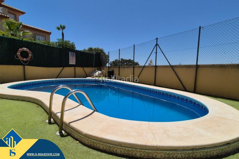 Foto b5aa60a6-4009-4378-9c89-1da1355d7e1e. Casa amb aparcament piscina a Aguas Nuevas Torrevieja