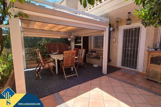 Casa a Aguas Nuevas. Casa con piscina comunitaria, en la provincia de alicante, en la