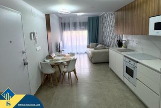 Pis a Las Piscinas Naturales. Apartamento con piscina comunitaria, en la provincia de alicante