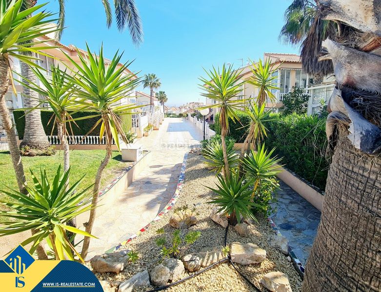 Foto 8985d3dd-9a4e-4c5d-a7bd-d3fc07ad6dc0. Pis amb aparcament piscina a Los Balcones-Los Altos Torrevieja