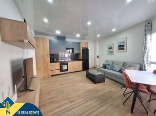 Appartement in Las Piscinas Naturales. Apartamento con terraza en la provincia de alicante, en torrevie