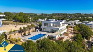 Xalet a Lomas de Campoamor - Las Ramblas. Villa con piscina privada, en la provincia de alicante, en orihu