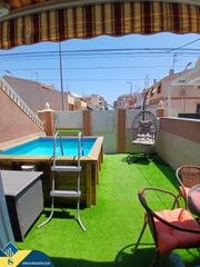 Casa a Playa de los Náufragos. Bungalow con piscina privada, en la provincia de alicante, en la