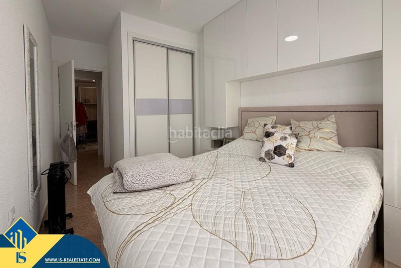 Foto df42e122-8870-4ee7-8046-f8d2680ca172. Pis a Zona Playa de los Locos Torrevieja