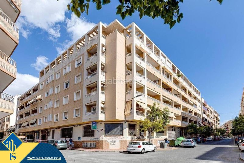 Foto 0f621542-cdf6-4f32-a66f-40a4ecd7acc0. Pis a Antonio Machado Torrevieja