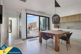 Chalet in Benijófar. Casa con piscina privada en la provincia de alicante, en la loca