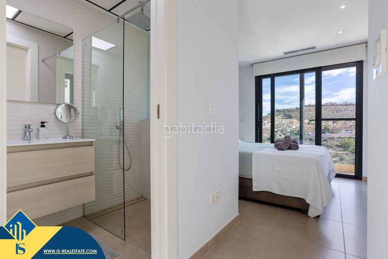 Foto aa641a1d-59ee-400e-99ef-45ba856d55b2. Xalet amb aparcament piscina a Benijófar