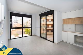 Flat in Zona Playa del Cura. Apartamento con piscina comunitaria, en la provincia de alicante