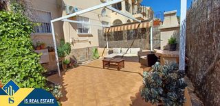 Casa a La Florida. Bungalow con piscina comunitaria en la provincia de alicante, en