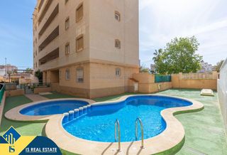 Apartament a Nueva Torrevieja. Apartamento con piscina comunitaria, en la provincia de alicante
