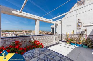 Àtic a Zona Playa del Cura. Ático con terraza en la provincia de alicante, en la ciudad de t