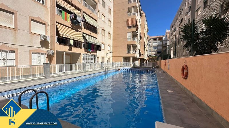 Foto 4434c2d8-b0c1-4a12-9095-8e0ab153b909. Àtic amb piscina a El Acequión Torrevieja