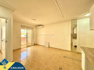 Apartament a Avenida Habaneras - Curva de Palangre. Apartamento reformado con terraza, en la provincia de alicante,