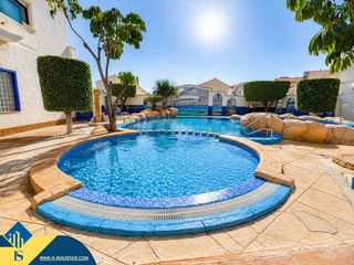 Pis a Aguamarina. Apartamento con piscina comunitaria, en la provincia de alicante