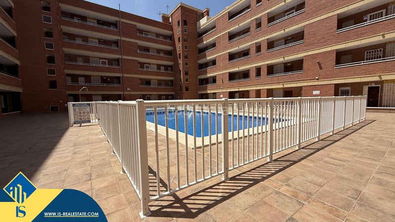 Foto 1cb5206f-cb4a-4cb6-a82d-71fc810749e5. Pis amb piscina a Playa de los Náufragos Torrevieja