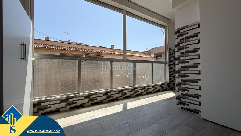 Foto a58e81b1-584c-485e-a7e9-20ec330044a4. Pis amb piscina a Playa de los Náufragos Torrevieja