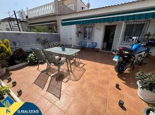 Haus in Zona Carrefour - Urbanizaciones. Bungalow reformado con terraza, en la provincia de alicante, en
