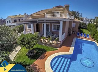 Chalet à Cañada del Molino. Villa con piscina privada, en la provincia de alicante, en la lo