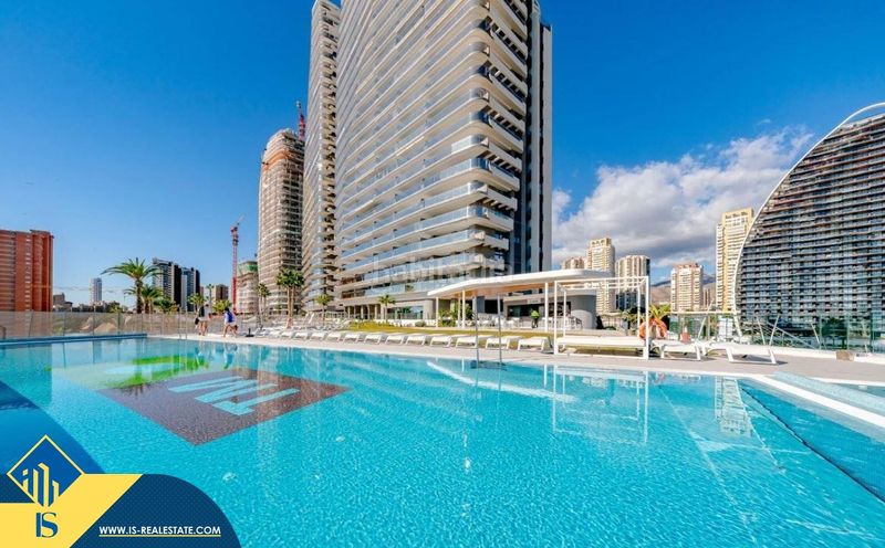 Foto 59972f80-3e3f-4135-b7d4-4d70343a1d28. Àtic amb piscina a Playa Poniente Benidorm
