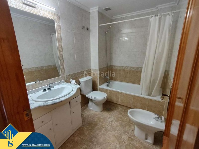 Foto ee52f7c8-b249-44c4-adc5-d3ce9dc91eb8. Pis amb piscina a Aguamarina Orihuela
