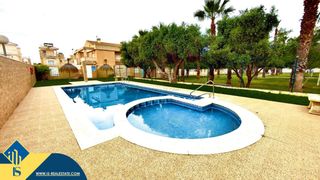 Xalet a Torreblanca. Villa con piscina privada, en la provincia de alicante, en la lo