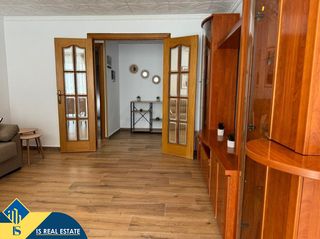 Apartament a Colonia Requena. Apartamento con terraza, provincia de alicante, ciudad de alican