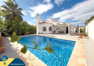 Chalet in La Florida. Villa con piscina privada en orihuela costa, provincia de alican
