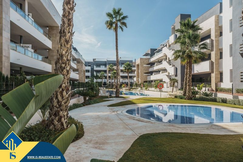 Foto b0d5c58b-47a3-4978-b6b4-b8bc421d0517. Àtic amb piscina a Playa Flamenca Orihuela