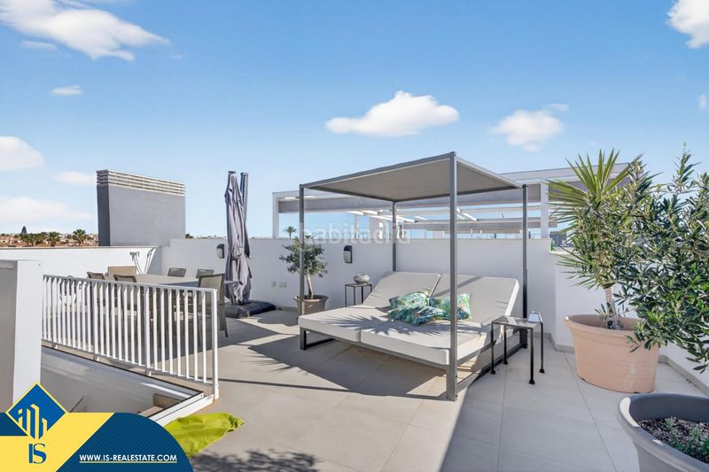 Foto f61e5cbf-5dd3-4a59-b6ae-25c36cba0df0. Àtic amb piscina a Playa Flamenca Orihuela