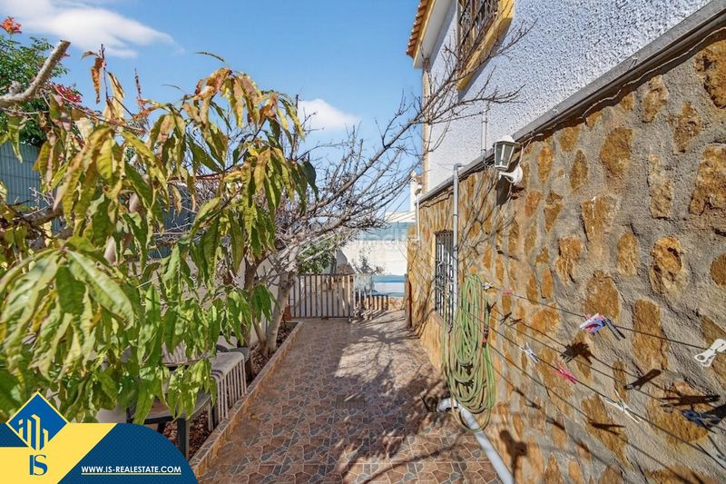 Foto aa075be1-8001-499f-960c-f0d9f17991b8. Xalet amb piscina a Monte y Mar Santa Pola