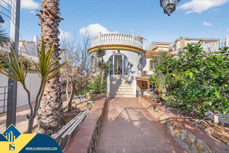 Foto c68160f6-eb1f-4f00-ba90-d350c18fcfde. Xalet amb piscina a Monte y Mar Santa Pola