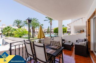 Maison à Gran Vista-Olivo de Oro. Casa con piscina comunitaria en la provincia de alicante, en la