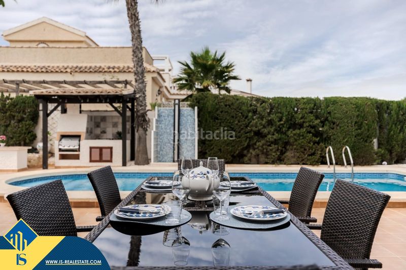 Foto 07542ab5-6d9a-4ac1-a394-ceefbd19bebe. Chalet villa con piscina privada en la provincia de alicante, en la localidad de gran alacant. 3 dormitorios | 119 m² | a 2,5 km del mar en Santa Pola
