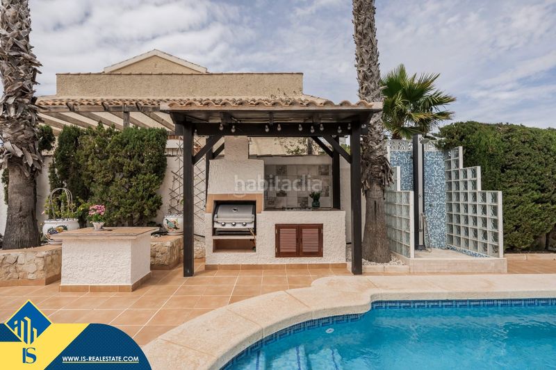 Foto 2bc3a696-40b5-4540-aa53-082cbf3d4c29. Chalet villa con piscina privada en la provincia de alicante, en la localidad de gran alacant. 3 dormitorios | 119 m² | a 2,5 km del mar en Santa Pola
