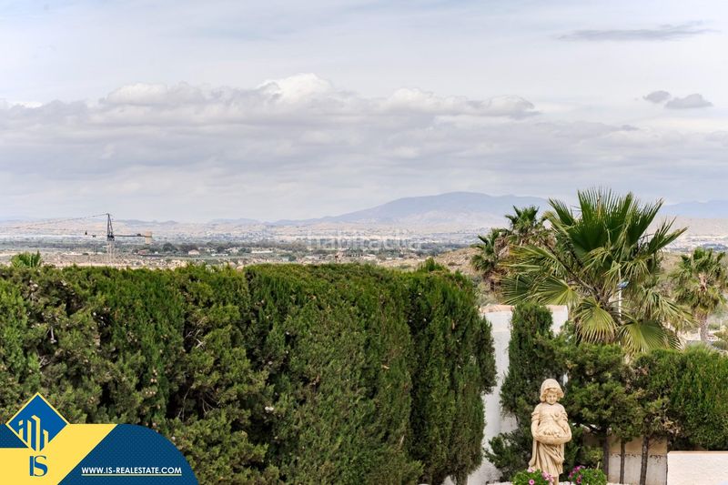 Foto 3c4612fe-5ed7-4481-af94-c1182febfa93. Chalet villa con piscina privada en la provincia de alicante, en la localidad de gran alacant. 3 dormitorios | 119 m² | a 2,5 km del mar en Santa Pola