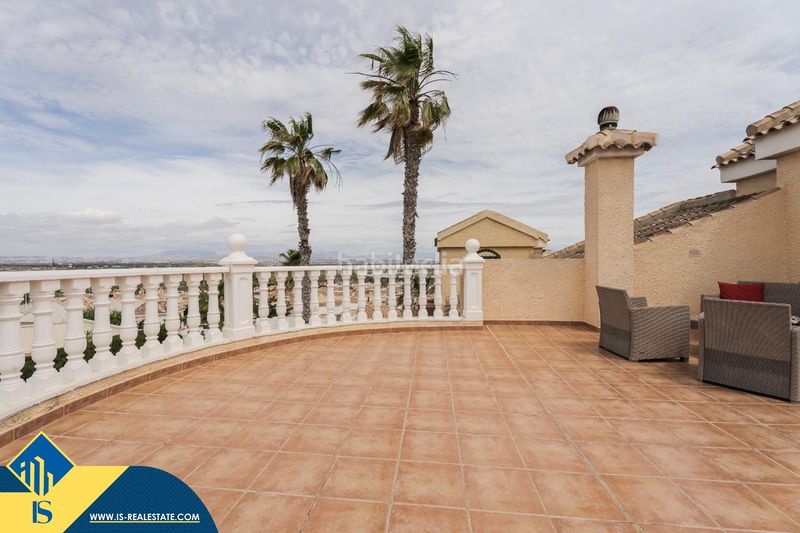 Foto 9df759c2-8f5b-4045-ad74-65aa71e57919. Chalet villa con piscina privada en la provincia de alicante, en la localidad de gran alacant. 3 dormitorios | 119 m² | a 2,5 km del mar en Santa Pola