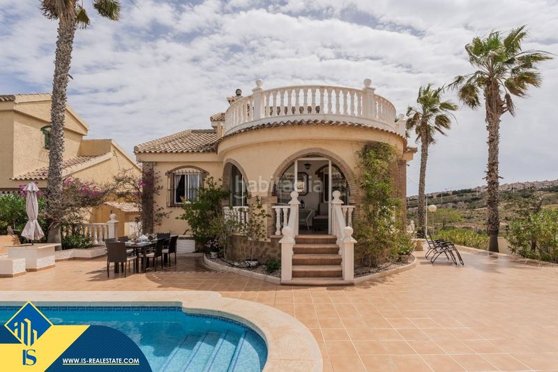 Foto f7f0d9de-59e6-437b-a3c8-ff62ff06247a. Chalet villa con piscina privada en la provincia de alicante, en la localidad de gran alacant. 3 dormitorios | 119 m² | a 2,5 km del mar en Santa Pola