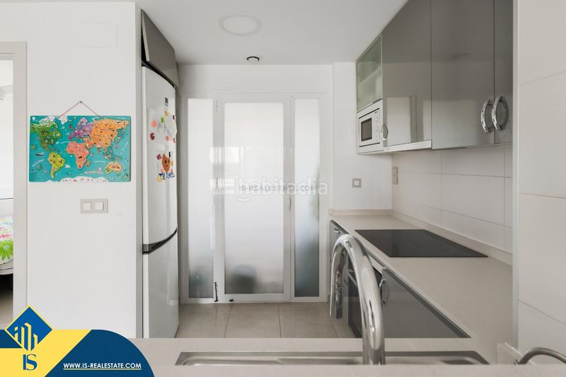 Foto c1bd2cb4-478d-402b-b738-209a9571cd69. Casa amb piscina a La Zenia Orihuela
